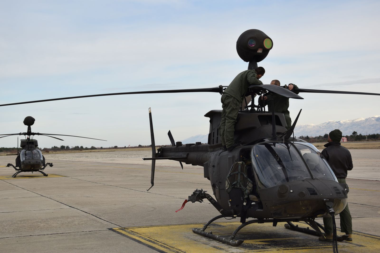 Letačka obuka nove skupine pilota na Kiowama