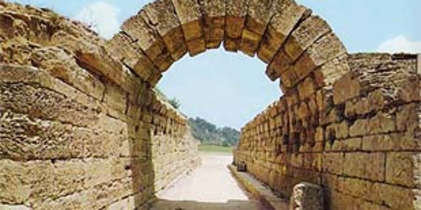 Ulaz u drevni olimpijski stadio u Olimpiji ( foto: net.hr) Ulaz u drevni olimpijski stadio u Olimpiji ( foto: net.hr)