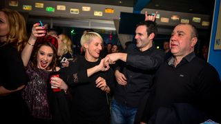 U Famous beach and grill baru Rockatansky bend proslavio je 20 godina djelovanja U Famous beach and grill baru Rockatansky bend proslavio je 20 godina djelovanja