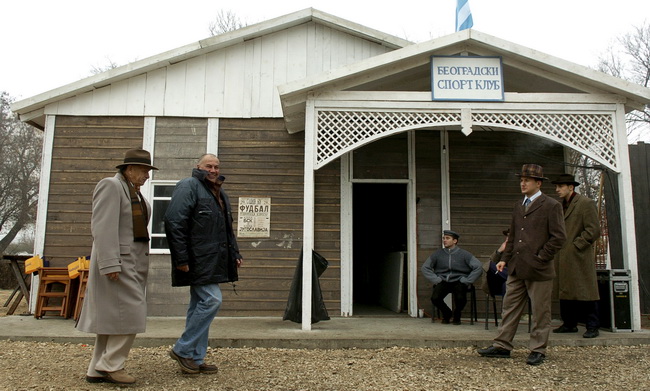 Beograd,071209.
Miroslav Ciro Blazevic na snimanju filma Montevideo bog te video, koji rezira Dragan Bjelogrlic. Radnja filma smjestena je u 1930. godinu i kvalifikacijsku utakmicu za odlazak na Svjetsko nogometno prvenstvo koje se odrazalo u Urugvaj.
Fot