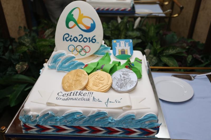 Hrvatski olimpijci svečano dočekani na Plesu. Sandra Perković, Šime Fantela, Igor Marenić, Tonči Stipanović. Photo: Dalibor Urukalovic/PIXSELL Hrvatski olimpijci svečano dočekani na Plesu. Sandra Perković, Šime Fantela, Igor Marenić, Tonči Stipanović. Photo: Dalibor Urukalovic/PIXSELL