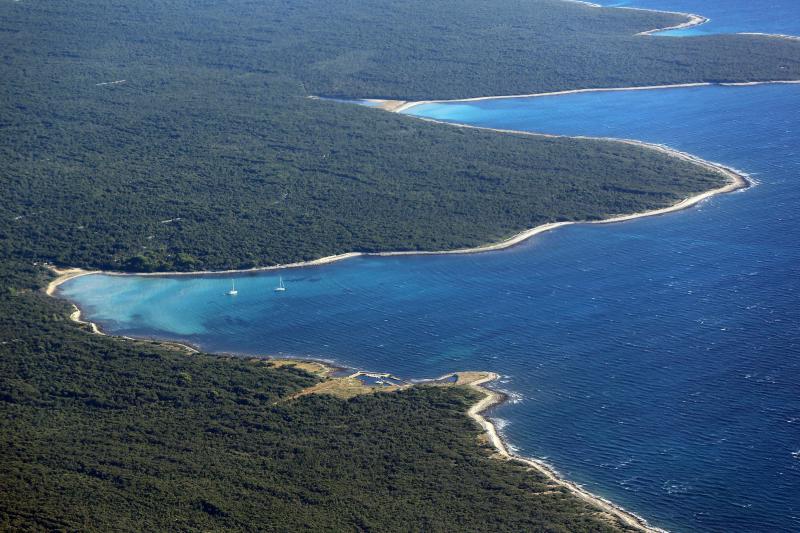 01.08.2013., Zadar – Fotografije panoramskog leta od Zadra do Medulina. Photo: Filip Brala/PIXSELL Autor  Filip Brala/PIXSELL KLJUČNE RIJEČI  let, panorama, grad Zadar, zracni snimak, Jadran, arhipelag, more, avion