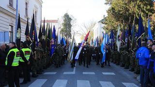 Image 380831 (auto) Image 380831 (auto)