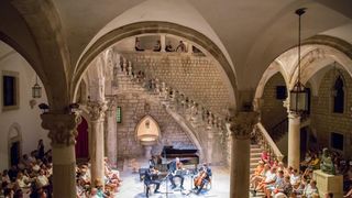 Atrij knezevog dvora, Dubrovnik – Koncert klasaicne glazbe. Ansambl becke filharmonije. Shkelzen Doli, violina Holger Groh, violina Sebastian Bru, violoncelo, Gottlieb Wallisch, klavir. Photo: Grgo Jelavic/PIXSELL
