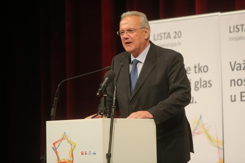 U zadarskom HNK odrzan je skup Kukuriku koalicije te predstavljeni kandidati za Europski parlament. Iako je bilo najavljeno, premijer Zoran Milanovic nije prisustvovao skupu zbog krize u Slavoniji uzrokovane poplavama. Photo: Filip Brala/PIXSELL