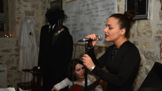 U caffe galeriji “Đina” otvorena izložba “Gospoda Glembajevi” U caffe galeriji “Đina” otvorena izložba “Gospoda Glembajevi”