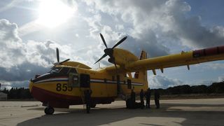 Posade dvaju Canadiara vratili se s uspješne misije u sjevernoj Italiji Posade dvaju Canadiara vratili se s uspješne misije u sjevernoj Italiji