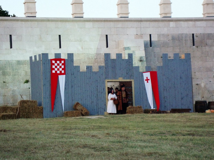 10. jubilarni povijesno-scenski spektakl “Dani Vitezova vranskih” u Vrani. Foto: Gordana Šarić 10. jubilarni povijesno-scenski spektakl “Dani Vitezova vranskih” u Vrani. Foto: Gordana Šarić