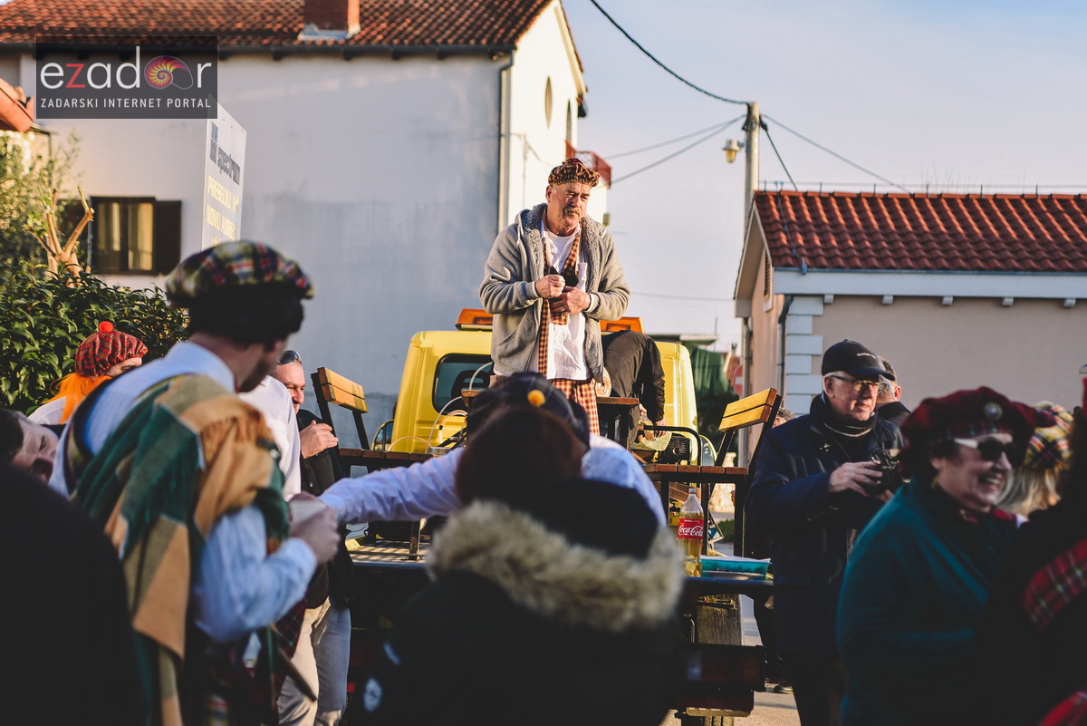Škotski kiltovi preplavili zadarske Stanove Škotski kiltovi preplavili zadarske Stanove