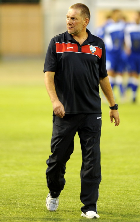 Sibenik, 200811.
Susret 5. kola 1. HNL izmedju Sibenika i Zadra.
Na slici: trener Sibenika Vjekoslav Lokica.
Foto: Paun Paunovic  / CROPIX