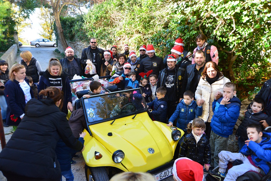 Zadarske Beštije posjetile mališane DV Latica, Foto: Iva Perinčić Zadarske Beštije posjetile mališane DV Latica, Foto: Iva Perinčić