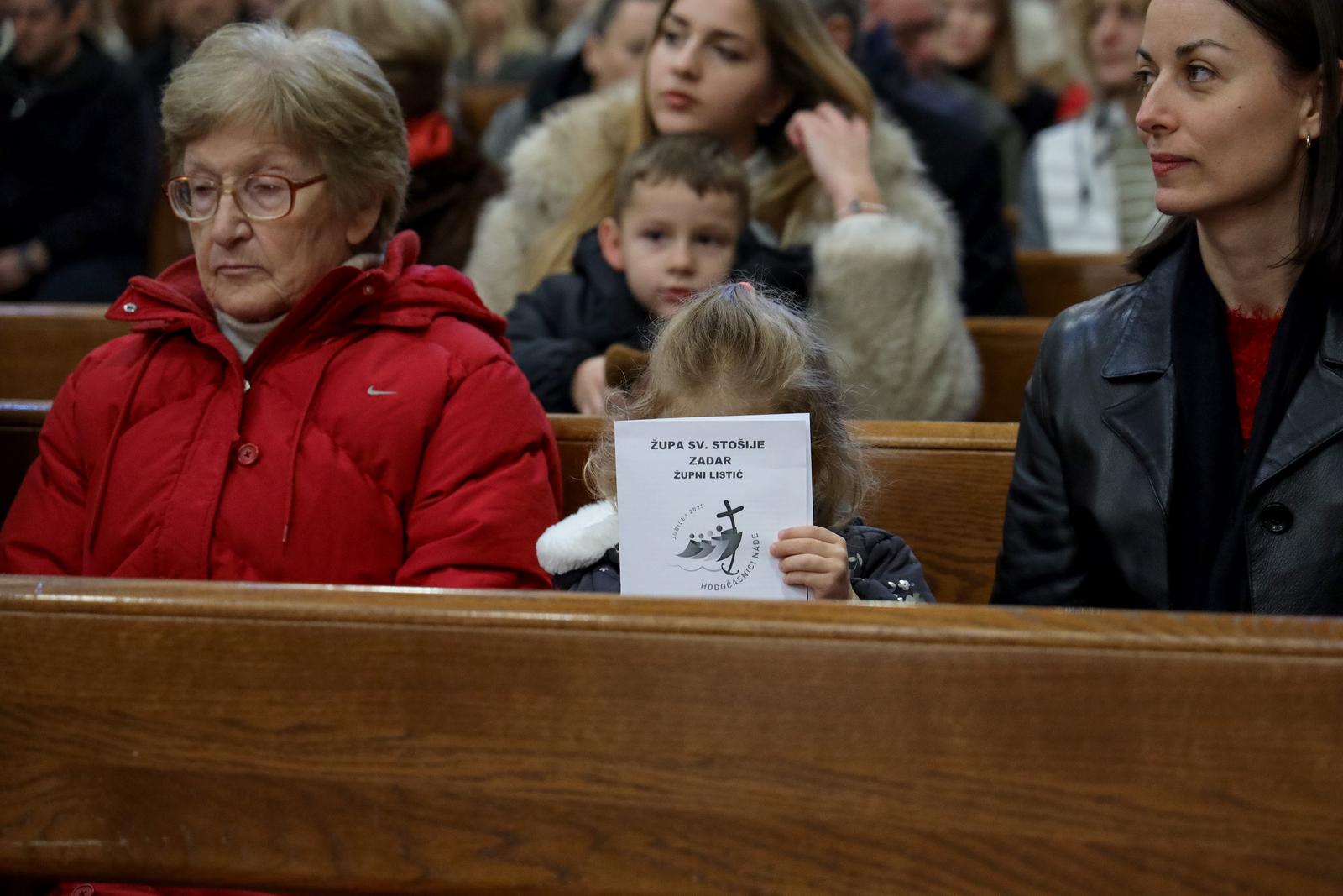 Nadbiskup Milan Zgrablić predvodio je misu na Božić u katedrali svete Stošije