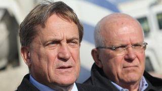 U ulici Ive Masine (Mjesni odbor Crvene kuce) gradonacelnik Bozidar Kalmeta sa suradnicima polozio je kamen temeljac. Time je svecano obiljezeni pocetak gradnje socijalnih stanova po modelu programa POS. Photo: Dino Stanin/PIXSELL