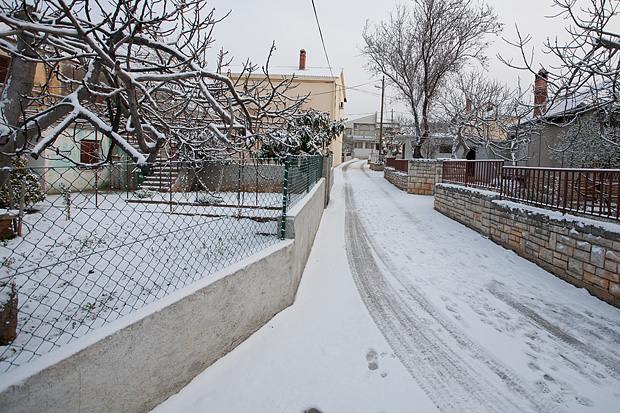 Snijeg u Bibinjama 3. veljače 2012, Foto: Leo Banić