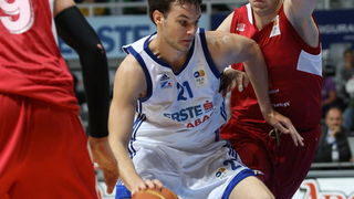 Zadar, 231010. Dvorana Kresimira Cosica. Kosarkaska utakmica NLB-e lile izmedju Zadra i Nynburga. Na fotografiji: Miro Bilan u napadu. Foto: Vladimir Ivanov / CROPIX Zadar, 231010. Dvorana Kresimira Cosica. Kosarkaska utakmica NLB-e lile izmedju Zadra i Nynburga. Na fotografiji: Miro Bilan u napadu. Foto: Vladimir Ivanov / CROPIX