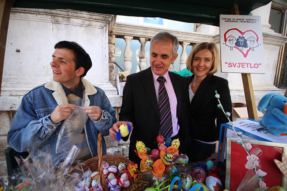 Humanitarna uskršnja akcija Novog radija za udrugu Svjetlo (foto:Saša Čuka) Humanitarna uskršnja akcija Novog radija za udrugu Svjetlo (foto:Saša Čuka)
