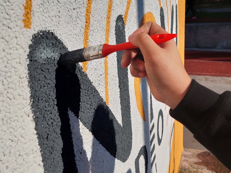 Učenici Škole primijenjene umjetnosti i dizajna oslikavaju još jedan zid na Višnjiku