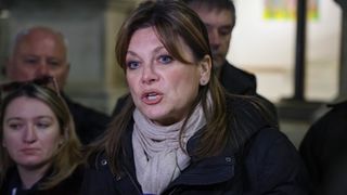Vidović Krišto na Narodnom trgu prikuplja potpise za predsjedničku kandidaturu