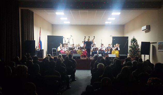 Ninjani uživali božićnom koncertu KUD-a “Branimir” i klape “Condura”