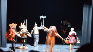 U Kazalištu lutaka Zadar odigrana je predstava “Čarobnjak iz Oza” u režiji Dražena Ferenčine. Foto: Iva Perinčić U Kazalištu lutaka Zadar odigrana je predstava “Čarobnjak iz Oza” u režiji Dražena Ferenčine. Foto: Iva Perinčić