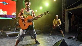 Manu Chao, jedan od najomiljenijih bendova na ovim prostorima, odrzali su veceras koncert na zadarskom Jazine Open Airu. Photo: Dino Stanin/PIXSELL Manu Chao, jedan od najomiljenijih bendova na ovim prostorima, odrzali su veceras koncert na zadarskom Jazine Open Airu. Photo: Dino Stanin/PIXSELL