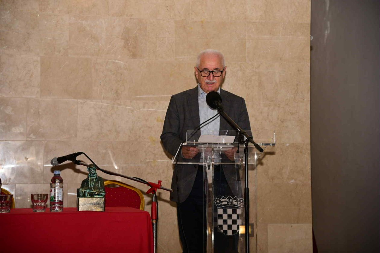 4e7f512b-1330-4acb-aa0f-406e0c3f6365 4e7f512b-1330-4acb-aa0f-406e0c3f6365