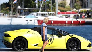 Šibenik: Sportski automobili u sklopu projekta “Pink Wing” zaposjeli gradsku rivu