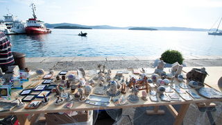 Biograd: 6. Dugi svehrvatski eno-eko-gastro-etno stol, Foto: Franjo Jurić Biograd: 6. Dugi svehrvatski eno-eko-gastro-etno stol, Foto: Franjo Jurić