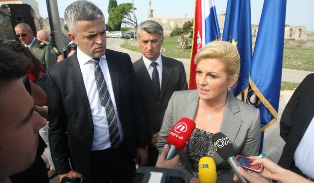 Zadar – U nazocnosti brojnih branitelja, gradskih vlasti, pripadnika HV-a i MUP-a te gradjana Zadra sredisnjom svecanoscu na gradskom predjelu Dracevac obiljezena je 23. obljetnica Dana obrane Grada. Svecanosti je nazocila Kolinda Grabar Kitarovic. Photo: