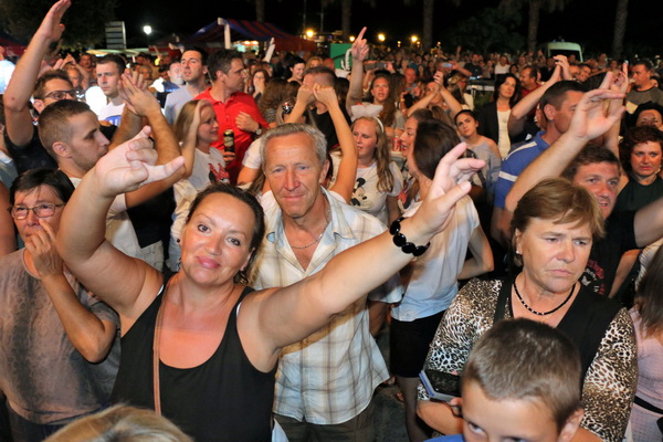 Jasmin Stavros na Viru