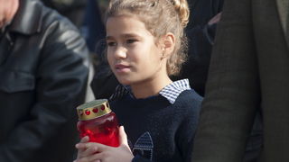 Nadin, 191111.
Clanovi 23 braniteljske udruge danas su u mimohodu od Benkovca do Skabrnje, hodnja se zaustavlja samo u Nadinu zbog polaganja vijenaca (na danasnji dan u Nadinu je ubijeno 19 civila, do sada nema optuzenih za masakr).
Foto: Luka Gerlanc / C