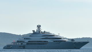 Deseta najveća jahta na svijetu “Ocean Victory” stigla u Zadar Deseta najveća jahta na svijetu “Ocean Victory” stigla u Zadar