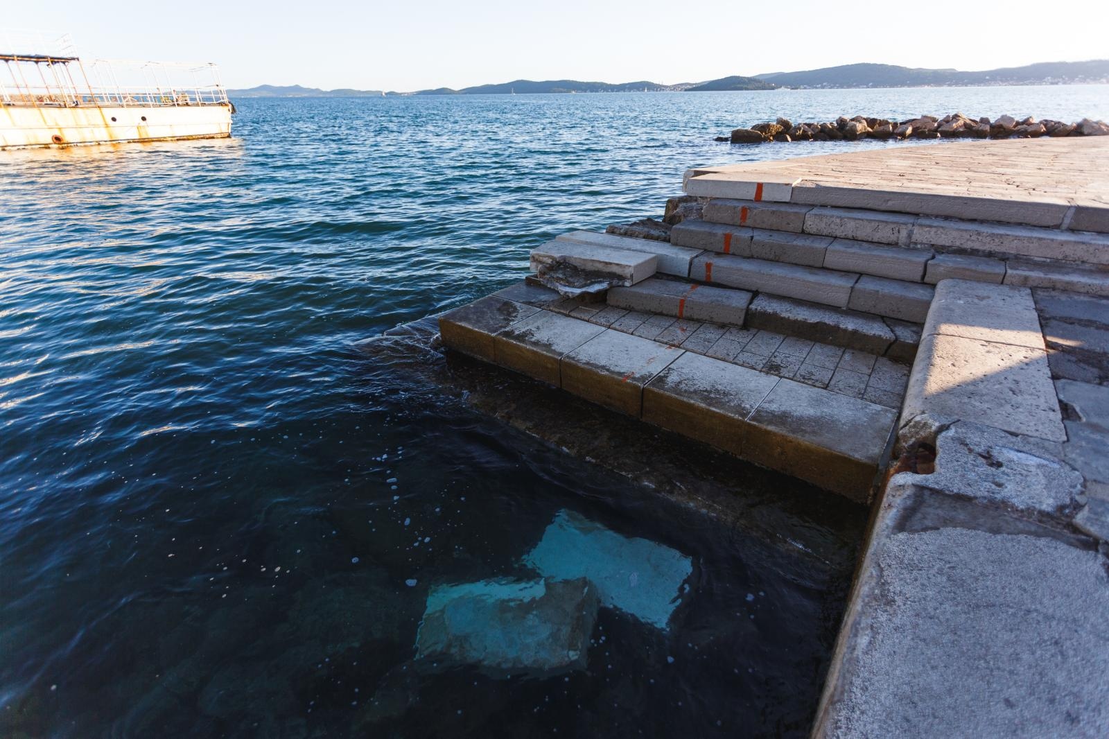 Dio zadarske rive urušio se nakon tijekom subotnjeg nevremena