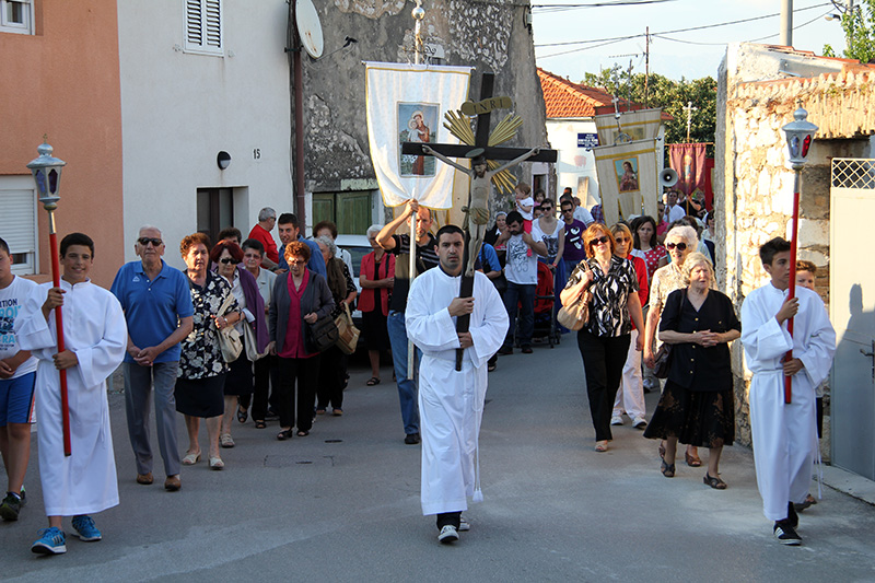Arbanasi: Procesija povodom blagdana Tijelova 19. lipnja 2014.  foto: Bernard Kotlar