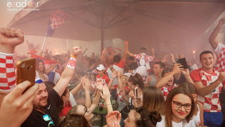 Navijačko ludilo u Zadru za vrijeme i nakon finala Svjetskog prvenstva Navijačko ludilo u Zadru za vrijeme i nakon finala Svjetskog prvenstva