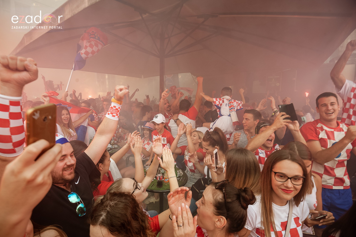 Navijačko ludilo u Zadru za vrijeme i nakon finala Svjetskog prvenstva Navijačko ludilo u Zadru za vrijeme i nakon finala Svjetskog prvenstva