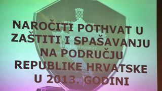 HNK Zadar: Dodjela priznanja za ”Naročiti pothvat u zaštiti i spašavanju” foto: I. Perinčić HNK Zadar: Dodjela priznanja za ”Naročiti pothvat u zaštiti i spašavanju” foto: I. Perinčić