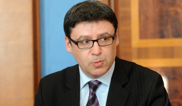 Zadar, 190213.
Ministar znanosti, obrazovanja i sporta dr. sc. Zeljko Jovanovic i zadarski gradonacelnik dr. Zvonimir Vrancic danas su na sastanku u gradskoj upravi pokusavali rijesiti problem Centra za rehabilitaciju i odgoj mladih i djece s posebnim pot