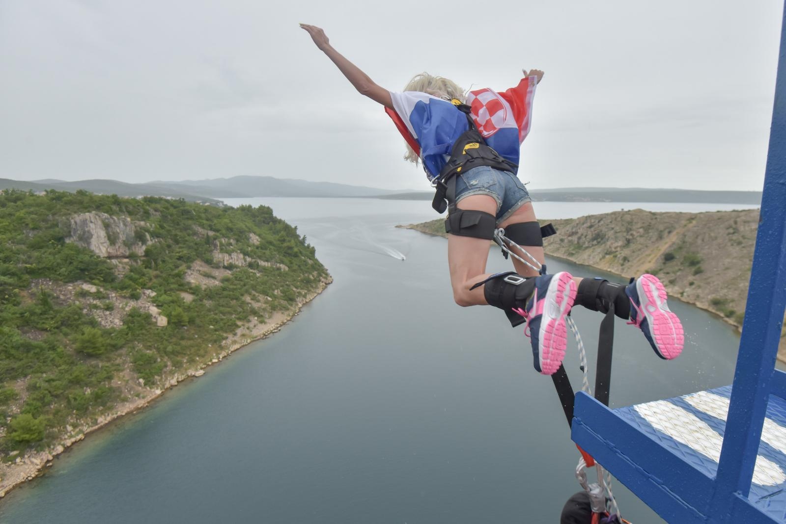 Otvorena sezona bungee skokova s Masleničkog mosta