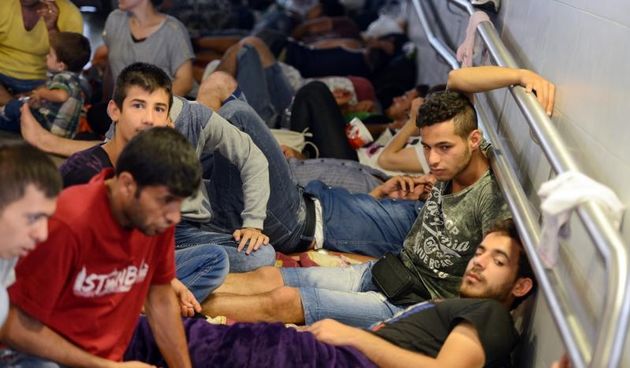 Izbjeglice i imigranti na željezničkom kolodvoru Keleti ulicama Budimpešte, Photo: Marko Jurinec/PIXSELL