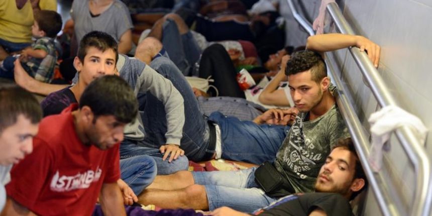 Izbjeglice i imigranti na željezničkom kolodvoru Keleti ulicama Budimpešte, Photo: Marko Jurinec/PIXSELL Izbjeglice i imigranti na željezničkom kolodvoru Keleti ulicama Budimpešte, Photo: Marko Jurinec/PIXSELL