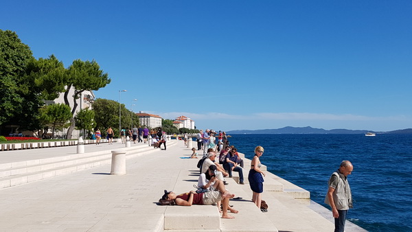 Prekrasno subotnje poslijepodne na zadarskoj rivi. Foto: Mladen Malik