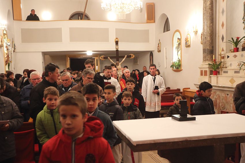 Bibinje: Održana tradicionalna procesija Velikog Petka. Foto: Leo Banić