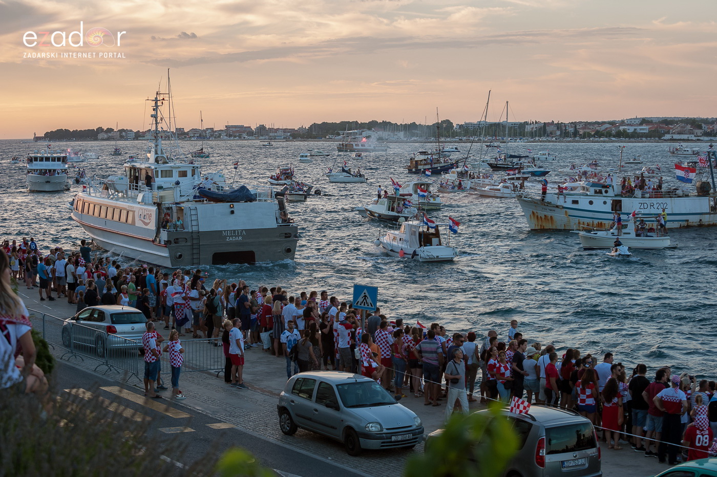 Zadar priredio čudesan doček svojim Vatrenim herojima (1)