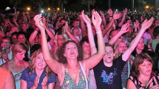 Virsko ljeto 2016: Tomislav Bralić i klapa Intrade oduševili 12 tisuća obožavatelja na virskoj rivi Virsko ljeto 2016: Tomislav Bralić i klapa Intrade oduševili 12 tisuća obožavatelja na virskoj rivi