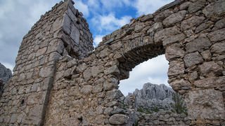 Velebitska katedrala – Tulove grede. Foto: Vinko Pešić Velebitska katedrala – Tulove grede. Foto: Vinko Pešić