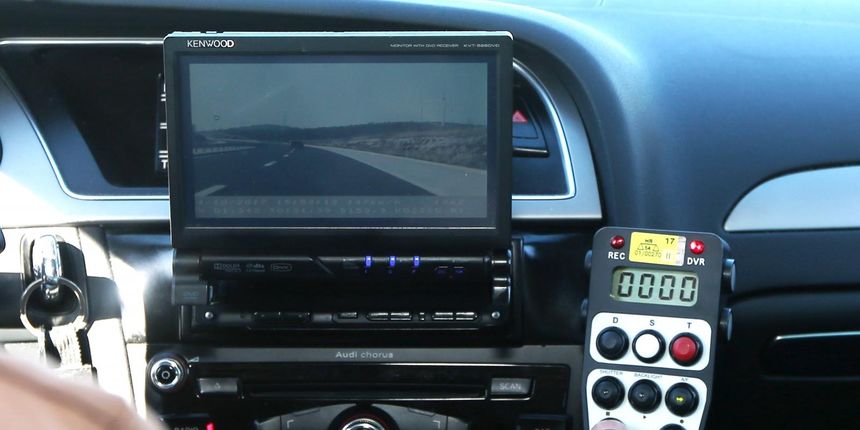 Kontrola prometa, kontrola brzine, policija, prometni policajac Kontrola prometa, kontrola brzine, policija, prometni policajac