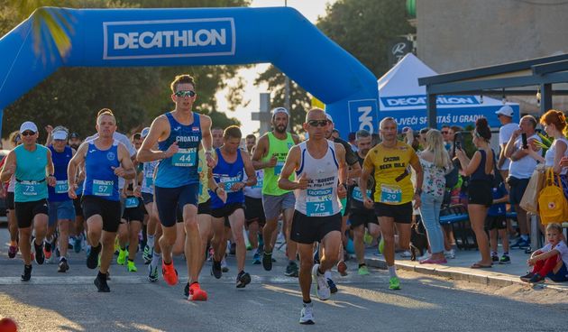 17. atletska utrka Cvjetnom obalom od Sv.Filipa i Jakova do Turnja i natrag