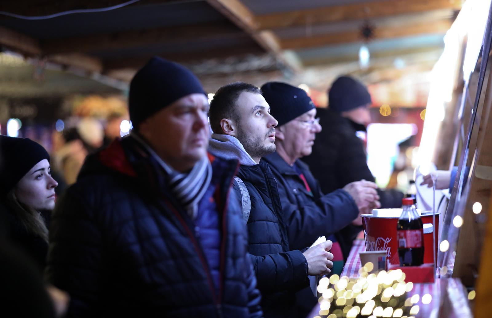 Zagrebački Advent ove godine pun je svjetla i šarenila