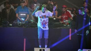 Novalja, Zrce – Koncert Chrisa Browna, koji je trebao biti odrzan na plazi Zrce, zbog jakog vjetra je otkazan te je, umjesto na plazi, Chris Brown koncert odrzao u prepunom klubu Aquarius. Photo: Dalibor Urukalovic/PIXSELL Novalja, Zrce – Koncert Chrisa Browna, koji je trebao biti odrzan na plazi Zrce, zbog jakog vjetra je otkazan te je, umjesto na plazi, Chris Brown koncert odrzao u prepunom klubu Aquarius. Photo: Dalibor Urukalovic/PIXSELL